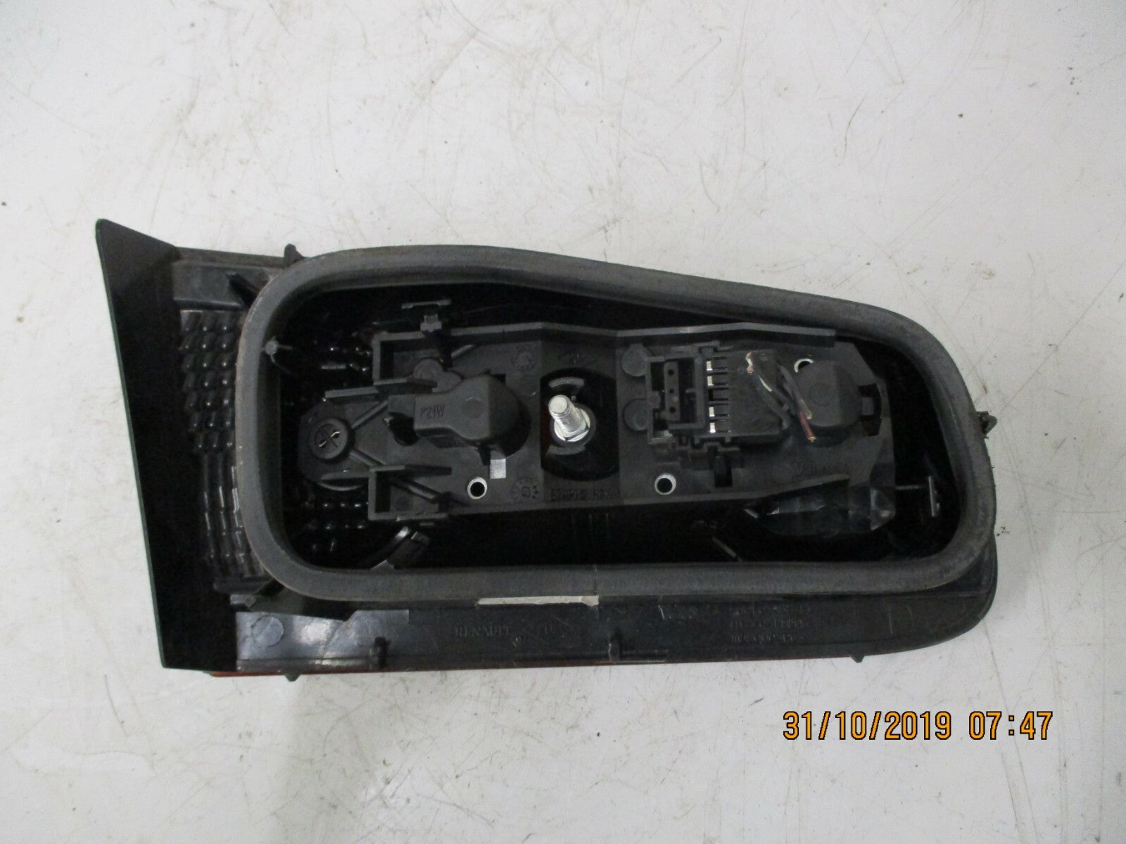 RENAULT LAGUNA HATCHBACK MK2 2007 FACELIFT OSR DRIVER SIDE INNER REAR BOOT LIGHT
