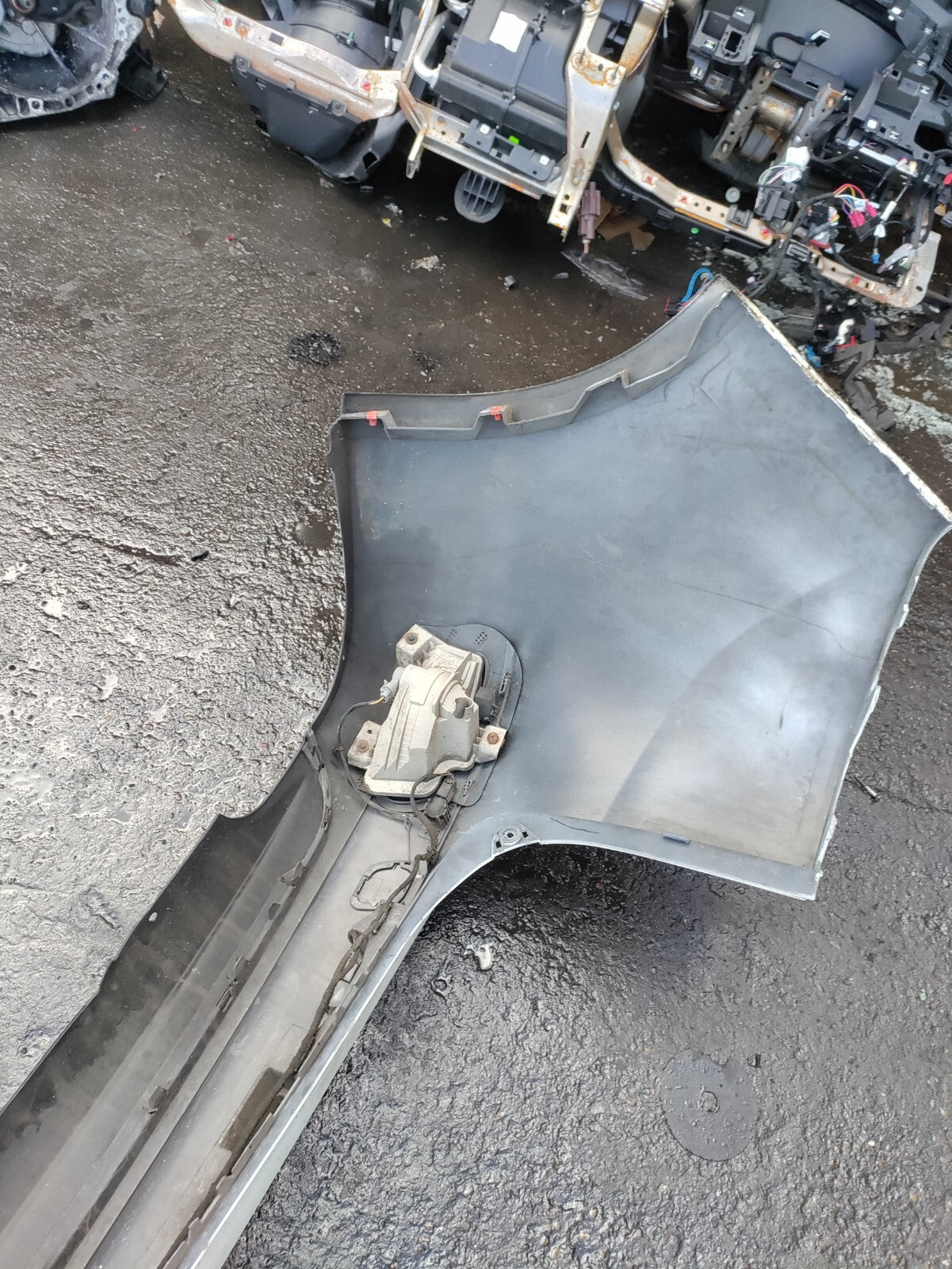 2016 VAUXHALL ZAFIRA C COMPLETE REAR BUMPER WITH PDC SENSOR WHITE
