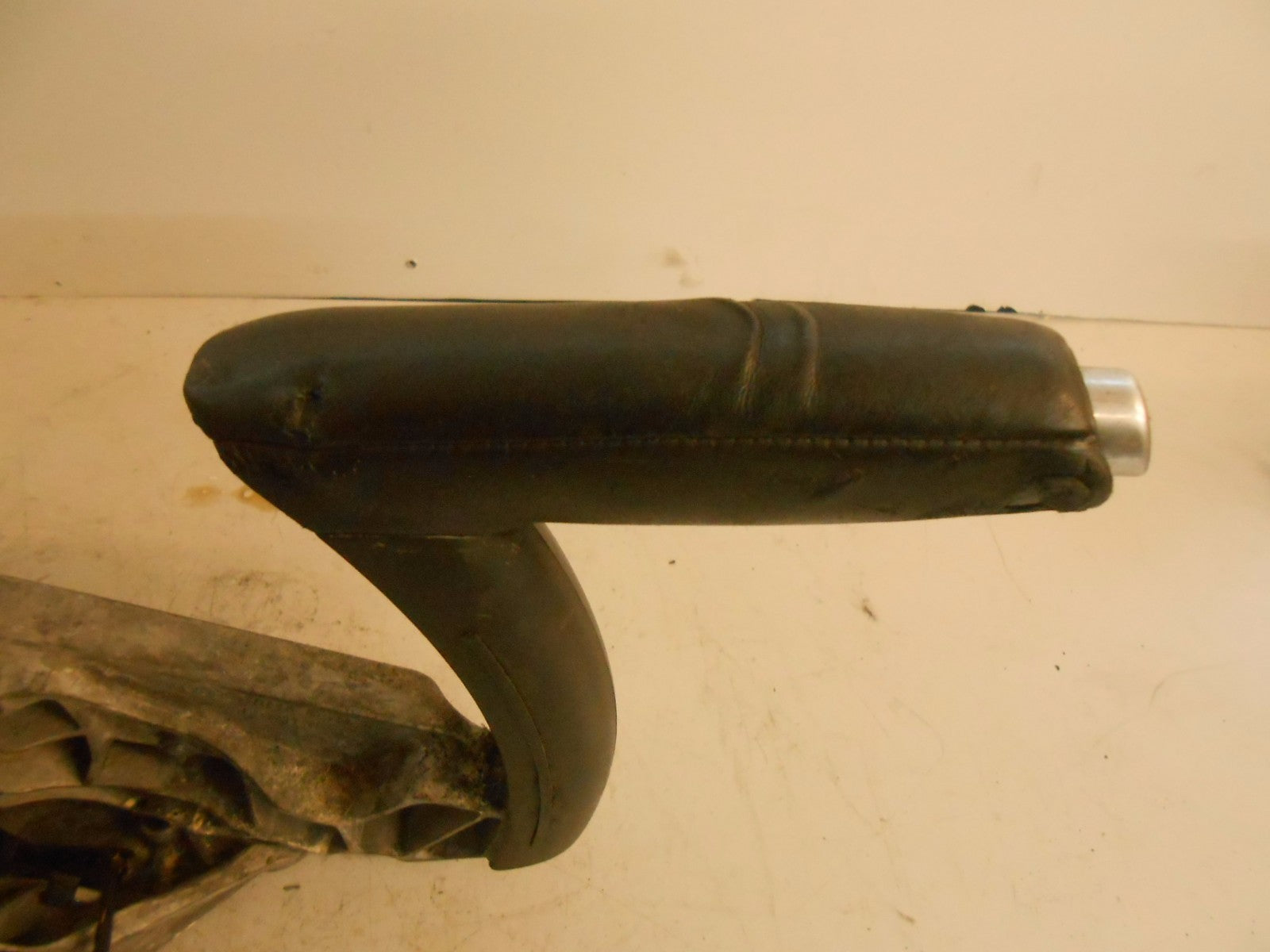 AUDI A3 8P (MK2) SPORTBACK 2007 PARKING HANDBRAKE HAND BRAKE LEVER 8P0711303C