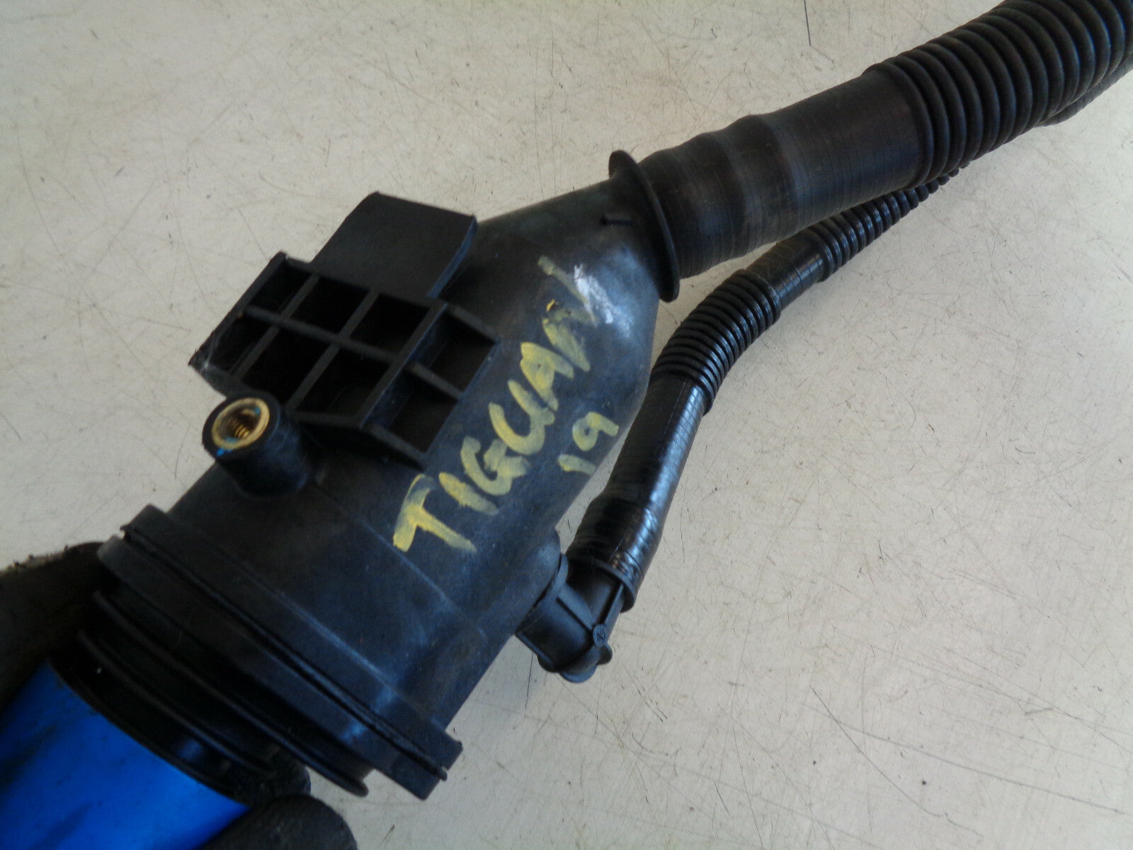 VW VOLKSWAGEN TIGUAN AD MK2 2019 AD BLUE TANK FILLER HOSE 5QF131965C