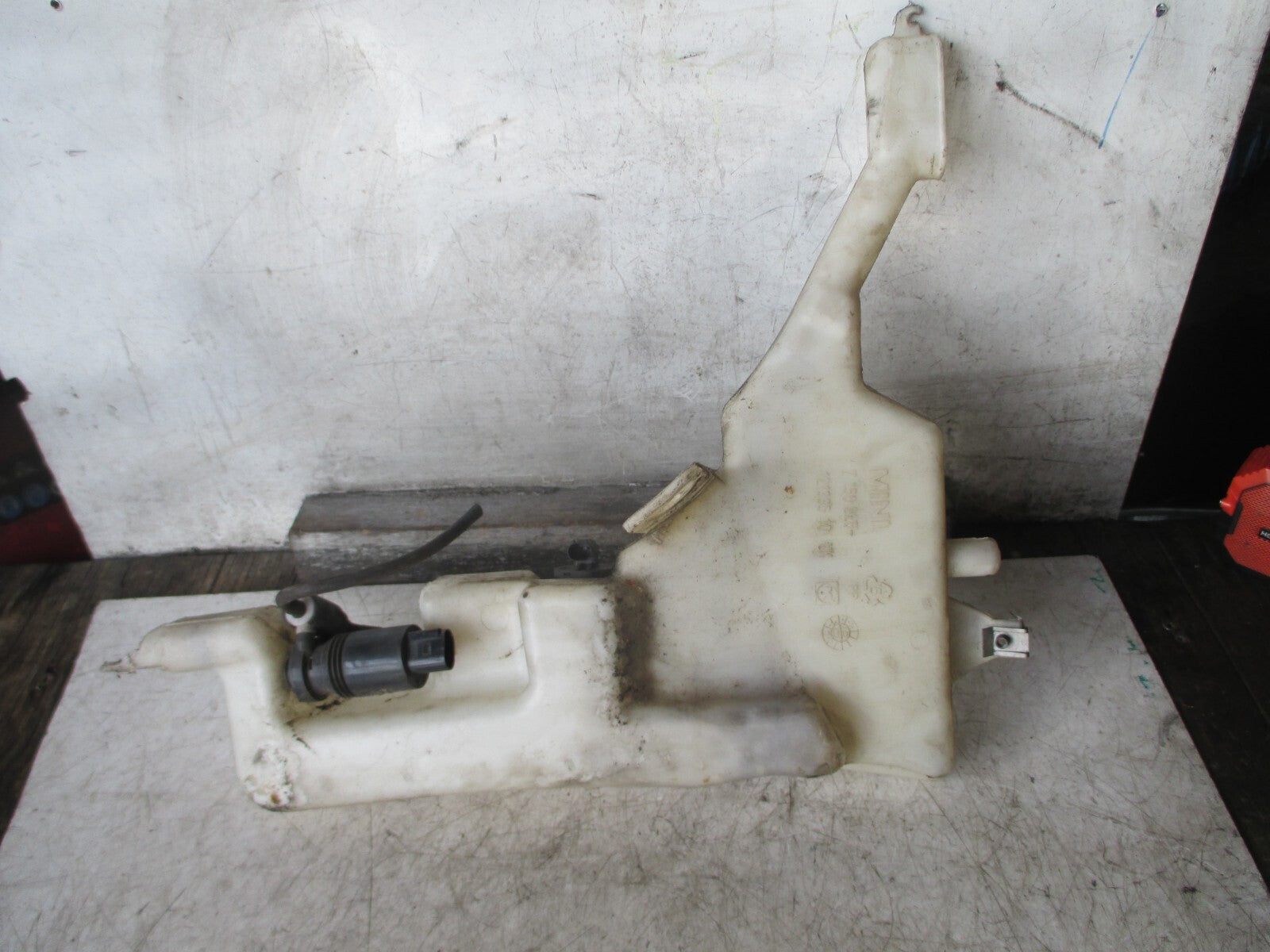 BMW MINI ONE 2006 WINDSCREEN WASHER BOTTLE 12133510