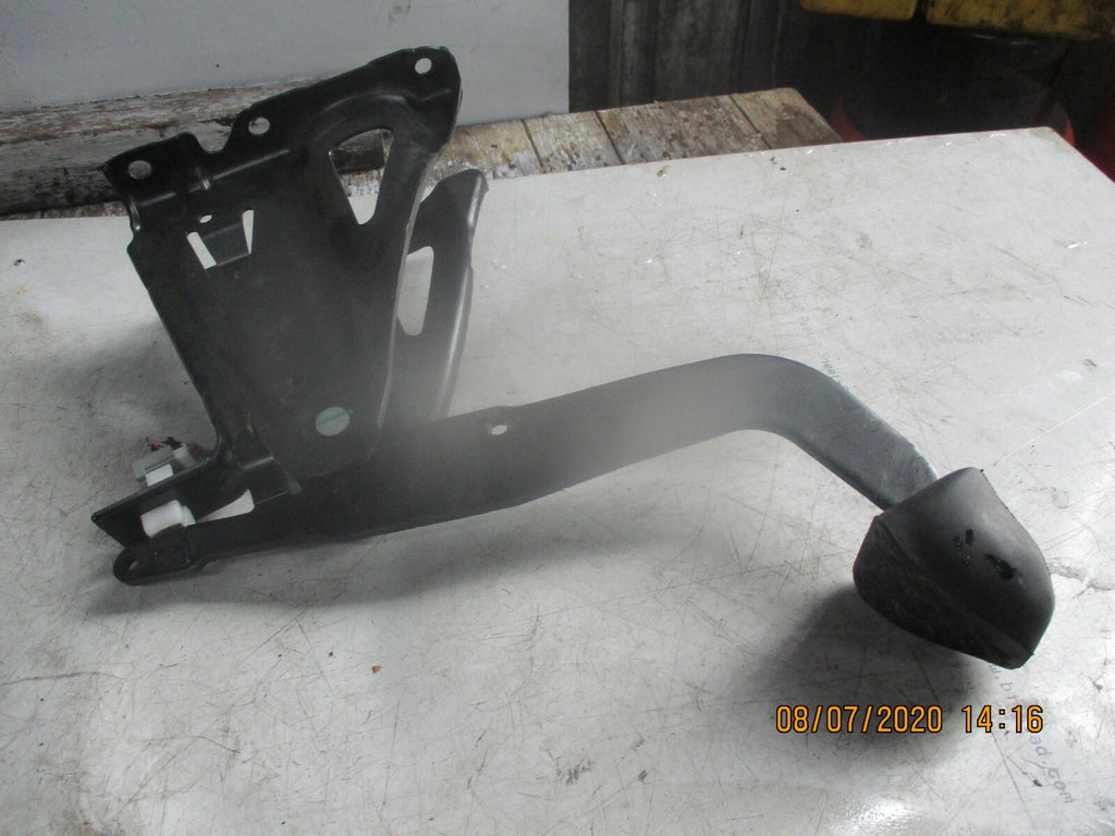 VW VOLKSWAGEN 2002 GOLF MK4 BRAKE PEDAL PAD A2012920082
