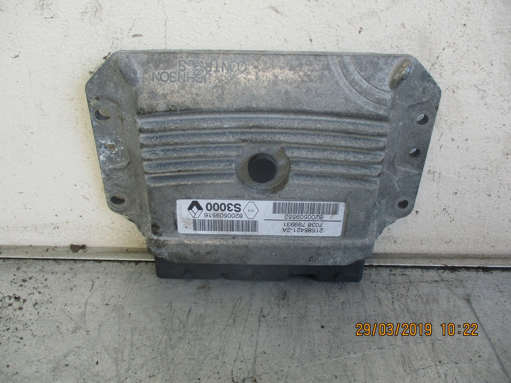 RENAULT MEGANE  MK2  1.6 2008 PETROL ENGINE CONTROL UNIT ECU MODULE 8200509552