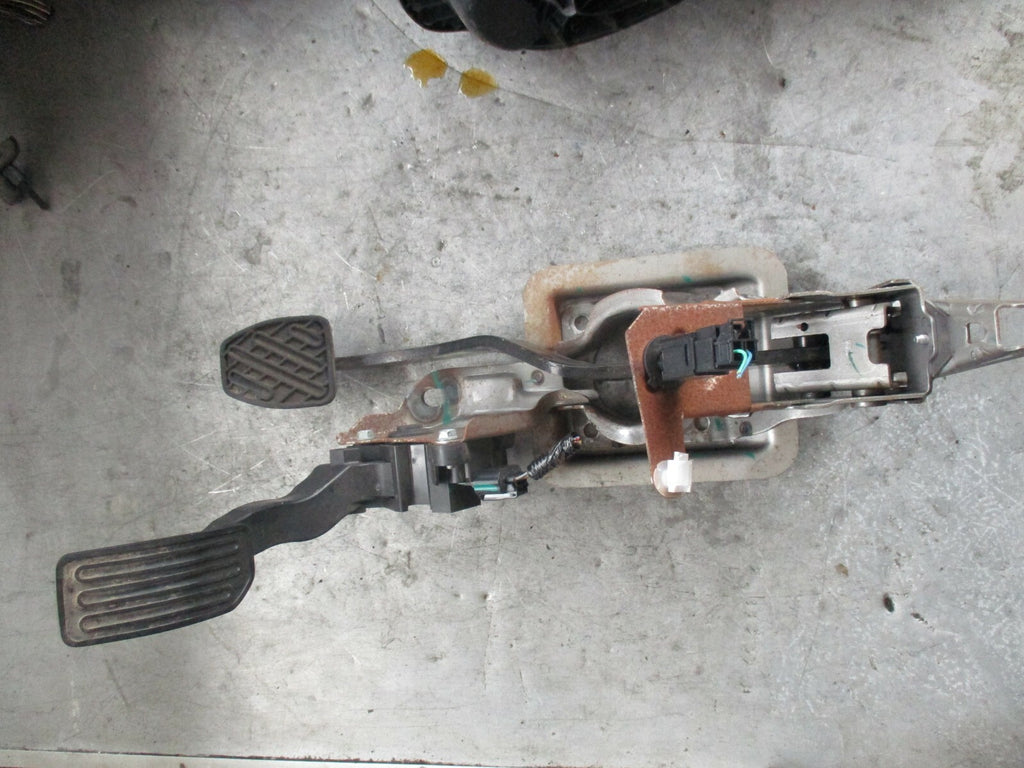 NISSAN MICRA K13 (MK4) ELECTRIC ACCELERATOR & BRAKE PEDAL SET 180021HMOA