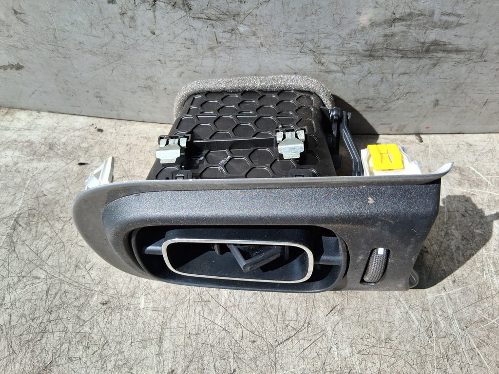 2021 CITROEN C3 MK3 OSF DRIVER SIDE FRONT RIGHT AIR VENT 98162210ZD