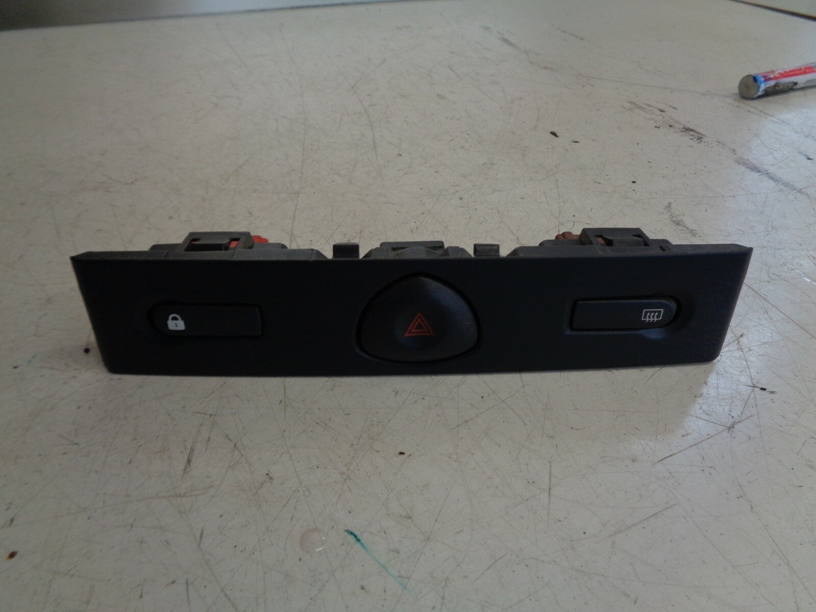 RENAULT CLIO MK2 2003DASH  HAZARD REAR DE MIST LOCK SWITCH BUTTON CONTROL PANEL