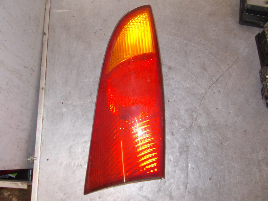 FORD FOCUS 2001 MK1 OSR DRIVER SIDE REAR LIGHT TAIL LIGHT 1M5113404AC
