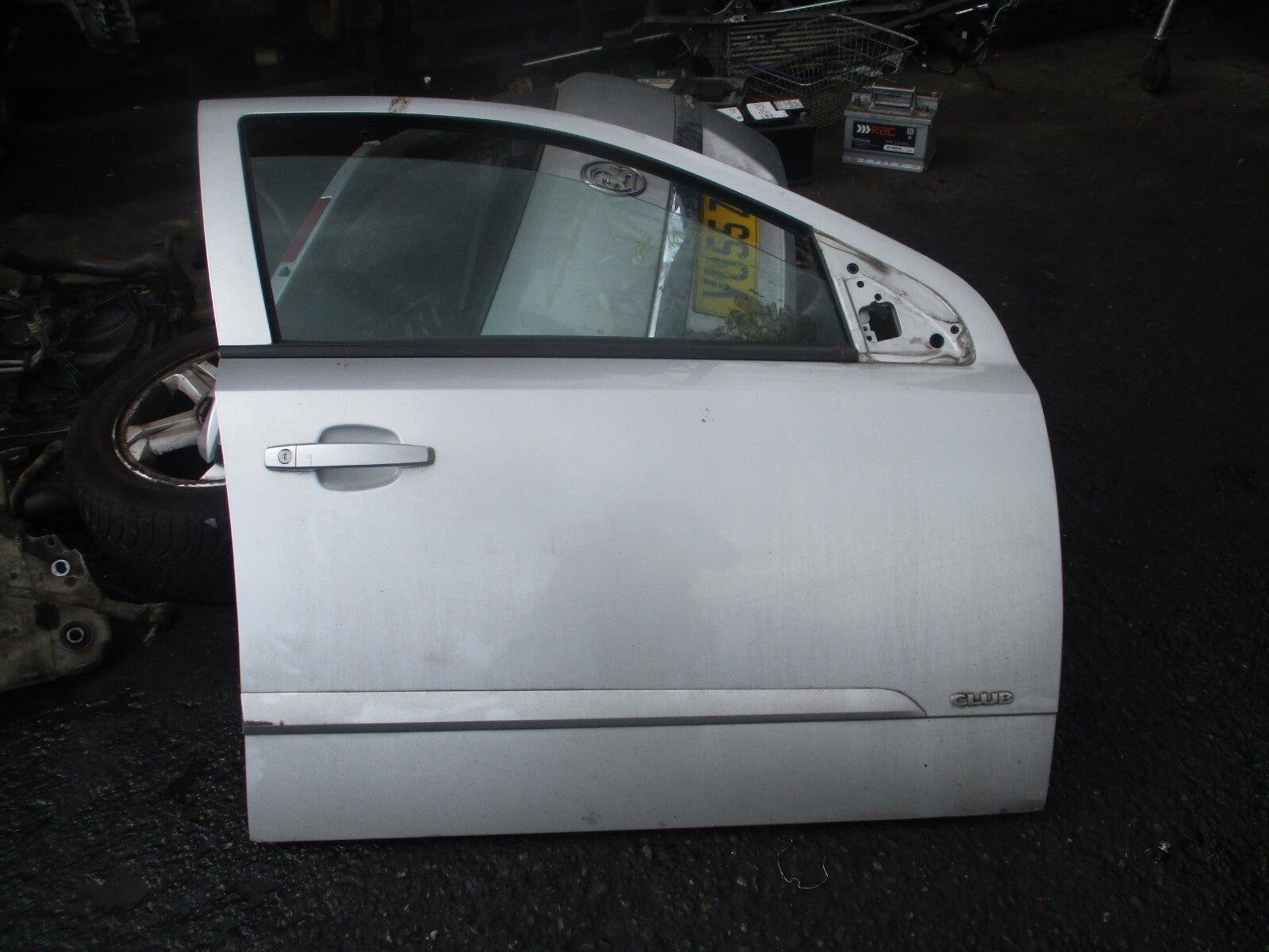 2005 VAUXHALL ASTRA H OSF DRIVER SIDE FRONT COMPLETE DOOR SILVER Z157