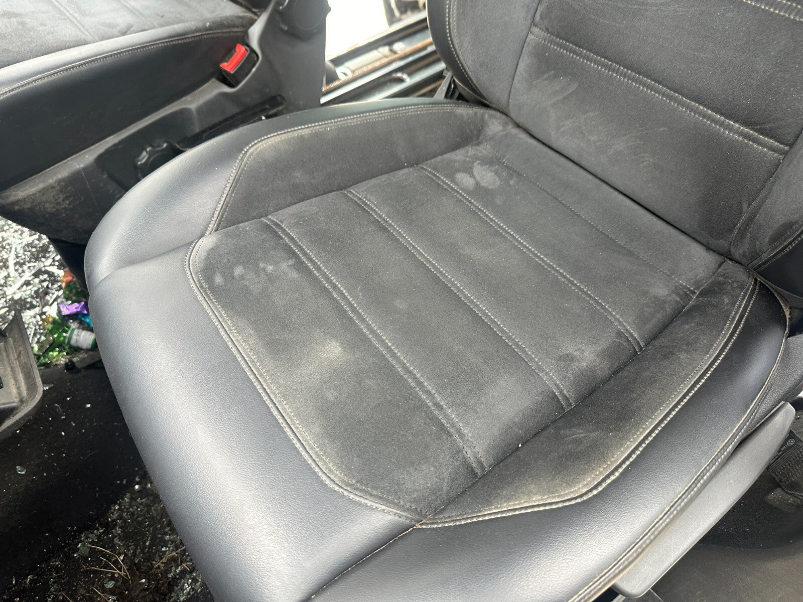 2018 VOLKSWAGEN CARAVELLE PASSENGER FRONT SEAT DOUBLE ARM REST HEATED LEATHER