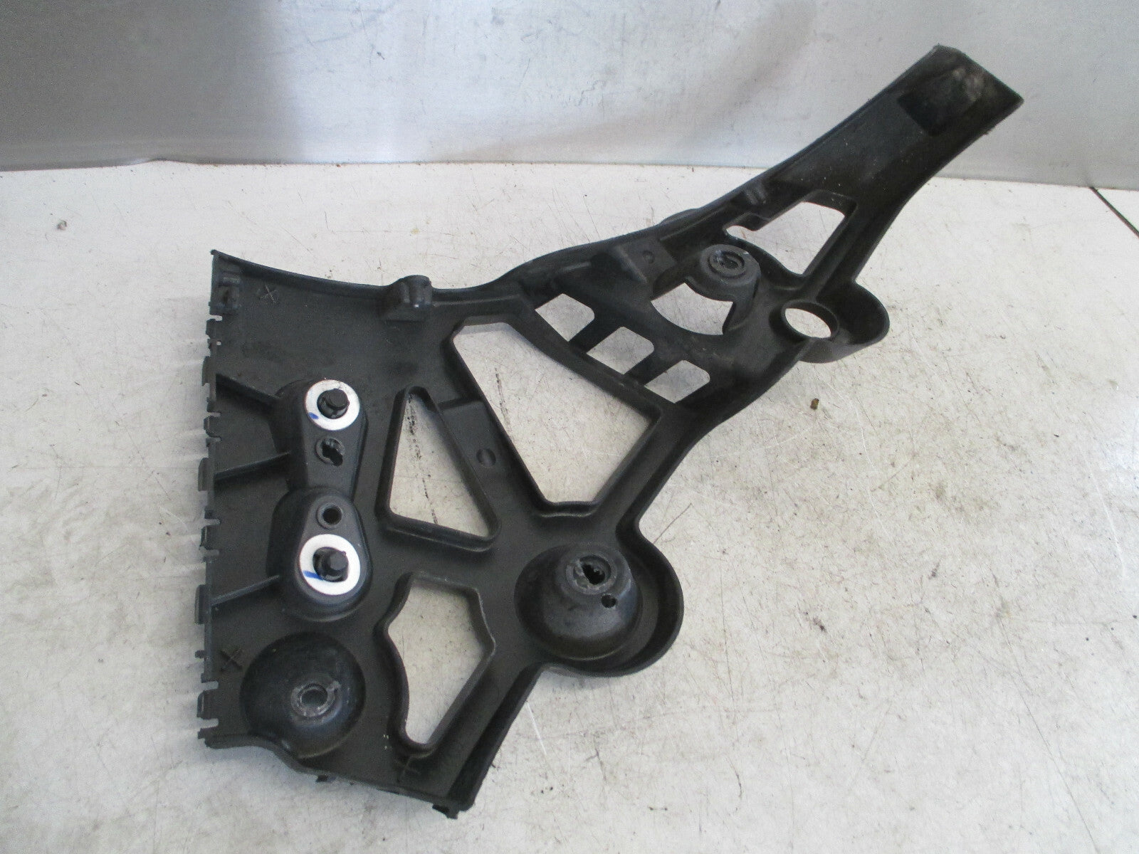 RENAULT MEGANE MK3 2013 NSR PASSENGER REAR BUMPER MOUNTING BRACKET 850450010R