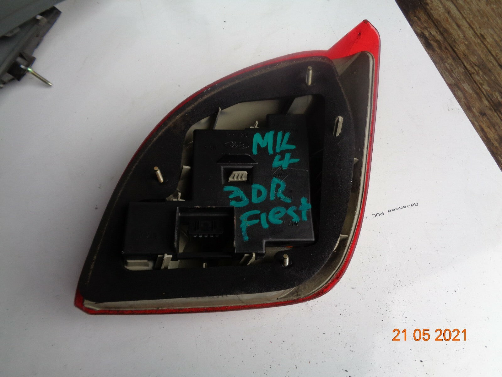 FORD FIESTA MK4 3 DOOR 2002 NSR PASSENGER SIDE REAR BACK BRAKE TAIL LIGHT