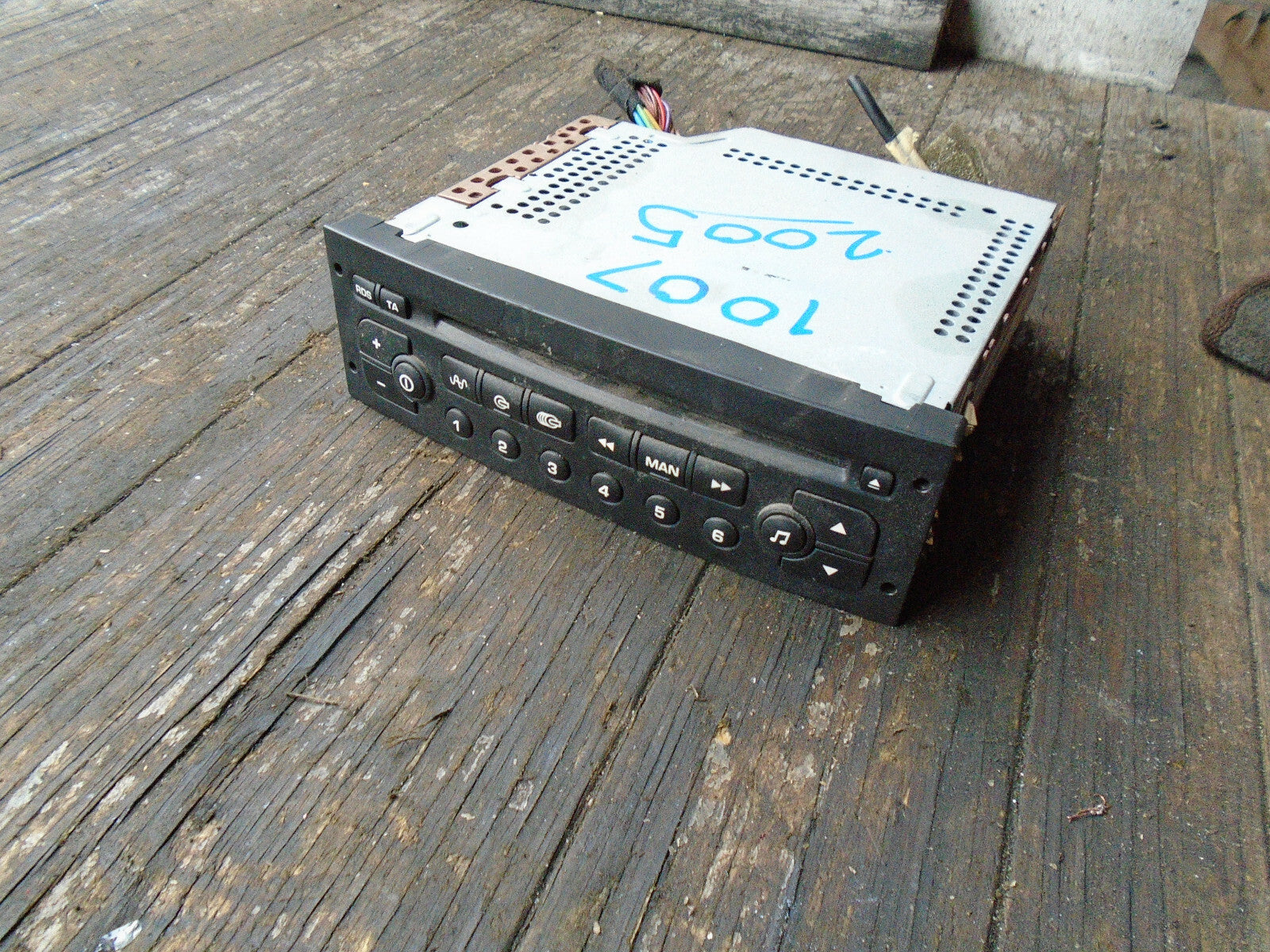 PEUGEOT 1007 2006 MK1 RADIO CD PLAYER STEREO HEAD UNIT 96599990XT