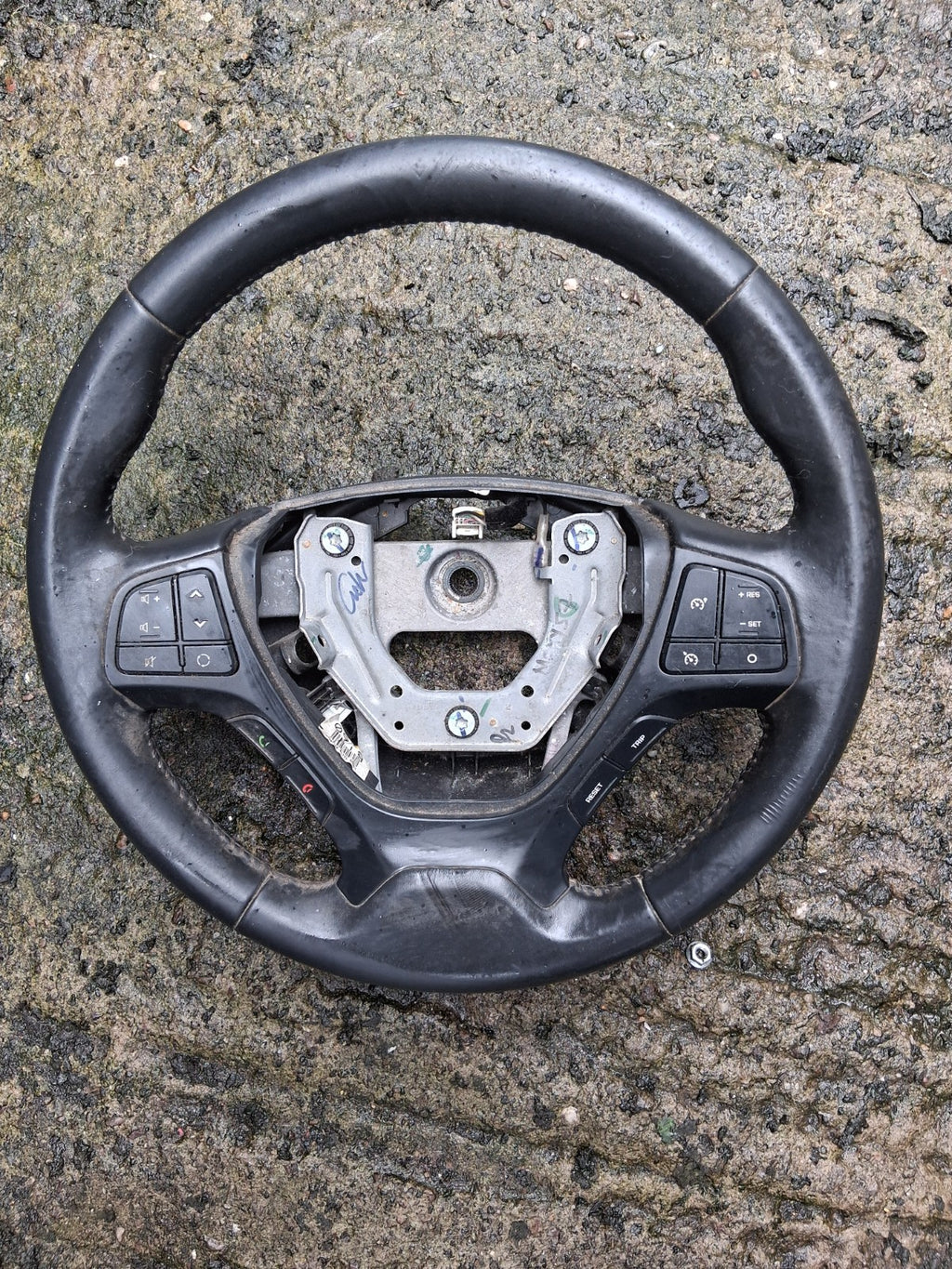 2017 HYUNDAI i10 MK2 MULTIFUNCTIONAL STEERING WHEEL BLACK