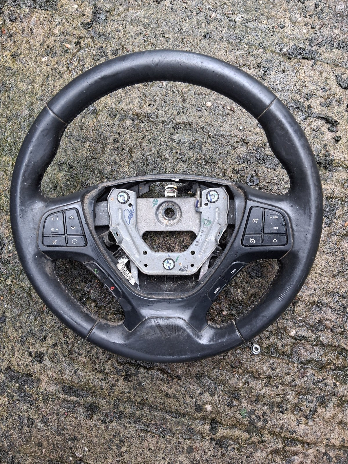 2017 HYUNDAI i10 MK2 MULTIFUNCTIONAL STEERING WHEEL BLACK