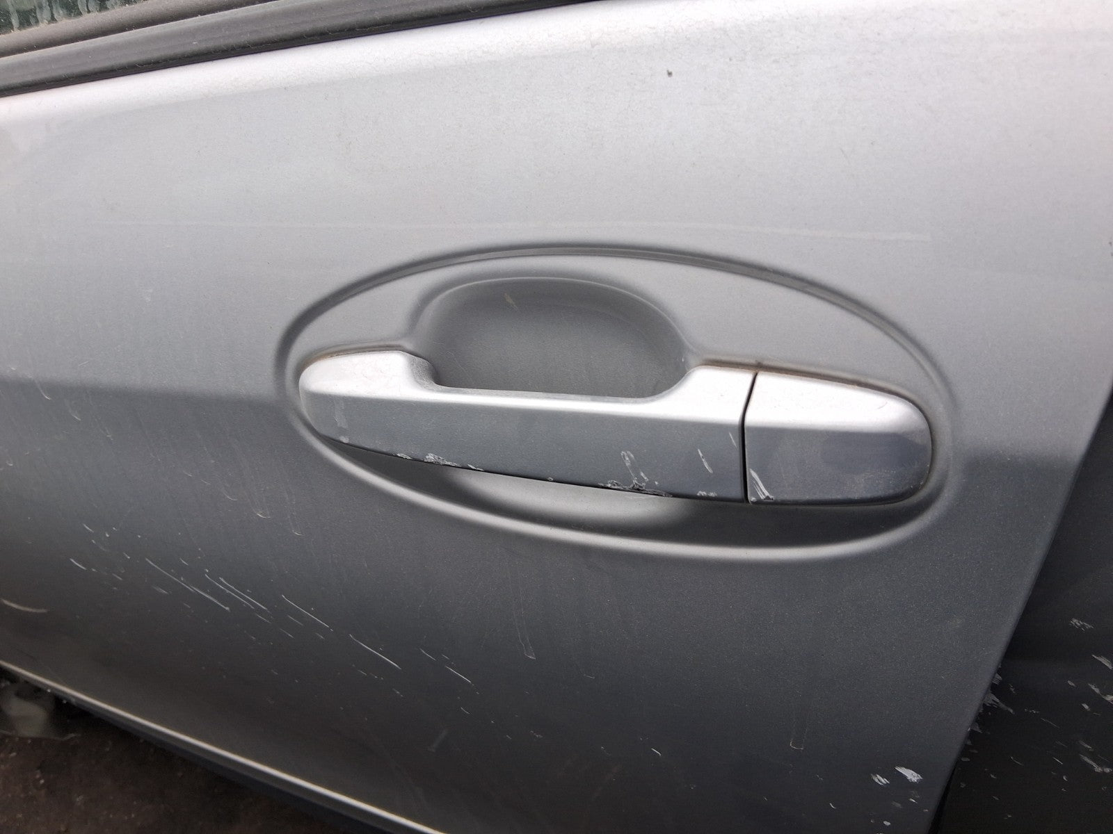TOYOTA YARIS MK3 2019 NSF PASSENGER SIDE FRONT DOOR HANDLE SILVER 2SN