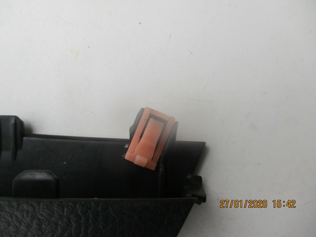 SUZUKI SWIFT MK3 2015 2 CENTRE CONSOLE PLASTIC TRIM COVER STRIP 73854-68L0 73853