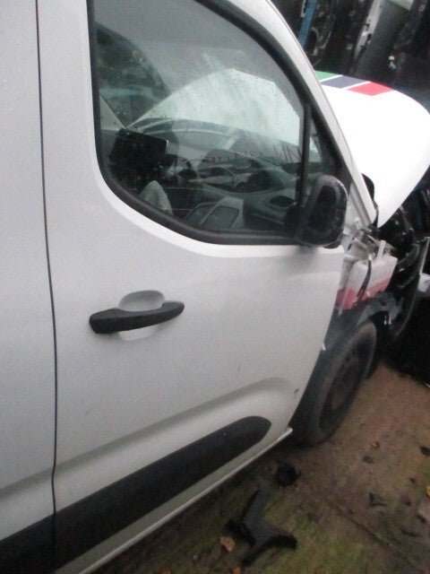 2021 PEUGEOT PARTNER MK3 K9 OSF DRIVER SIDE DOOR CARD