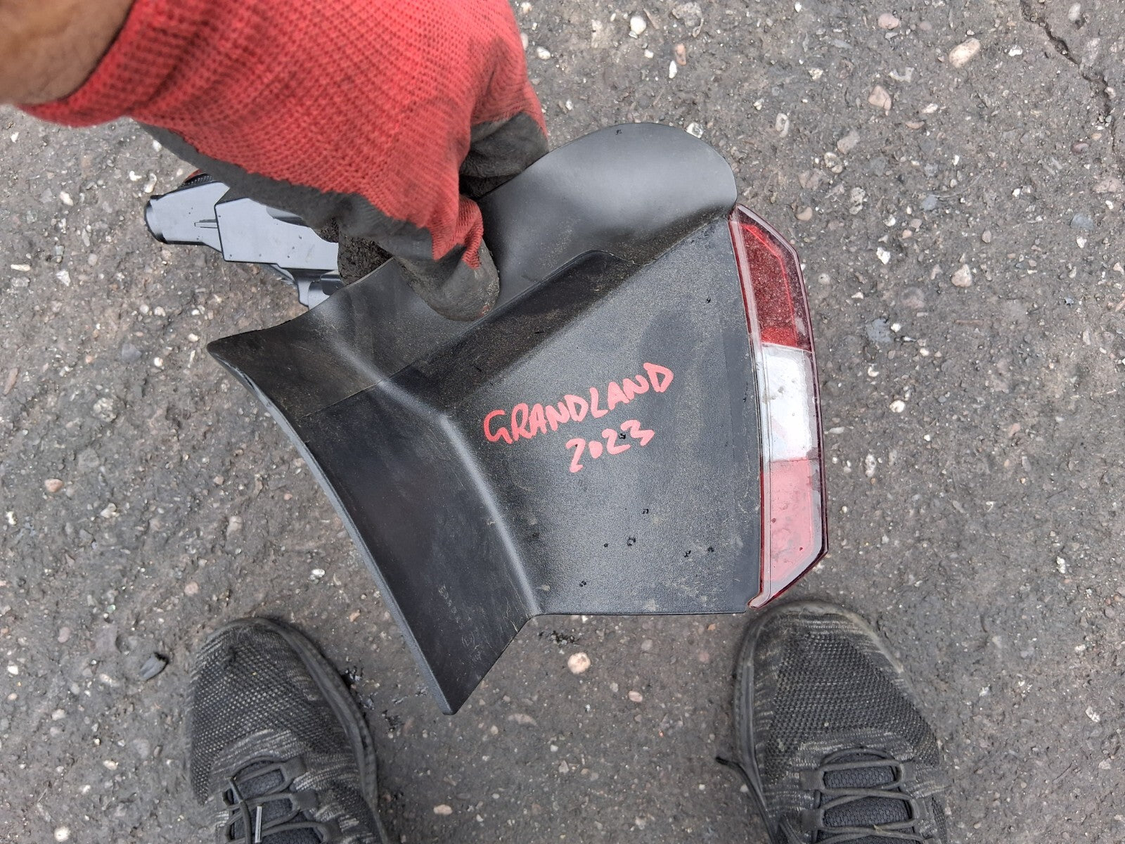 2023 VAUXHALL GRANDLAND OSR DRIVER SIDE REAR OUTER TAIL LIGHT 9846766680