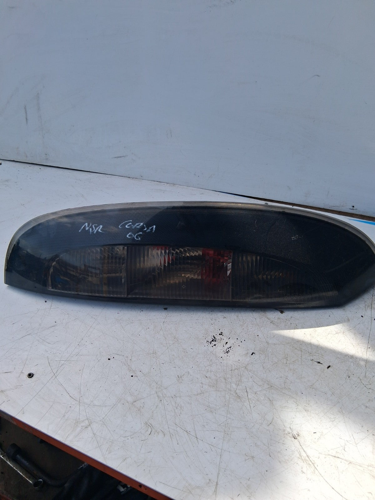 20-6 VAUXHALL CORSA NSR PASSENGER SIDE REAR BRAKE TAIL LIGHT CLUSTER UNIT