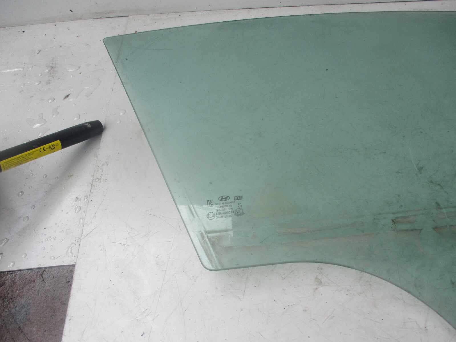HYUNDAI I40 2015 OSF DRIVER SIDE FRONT WINDOW GLASS
