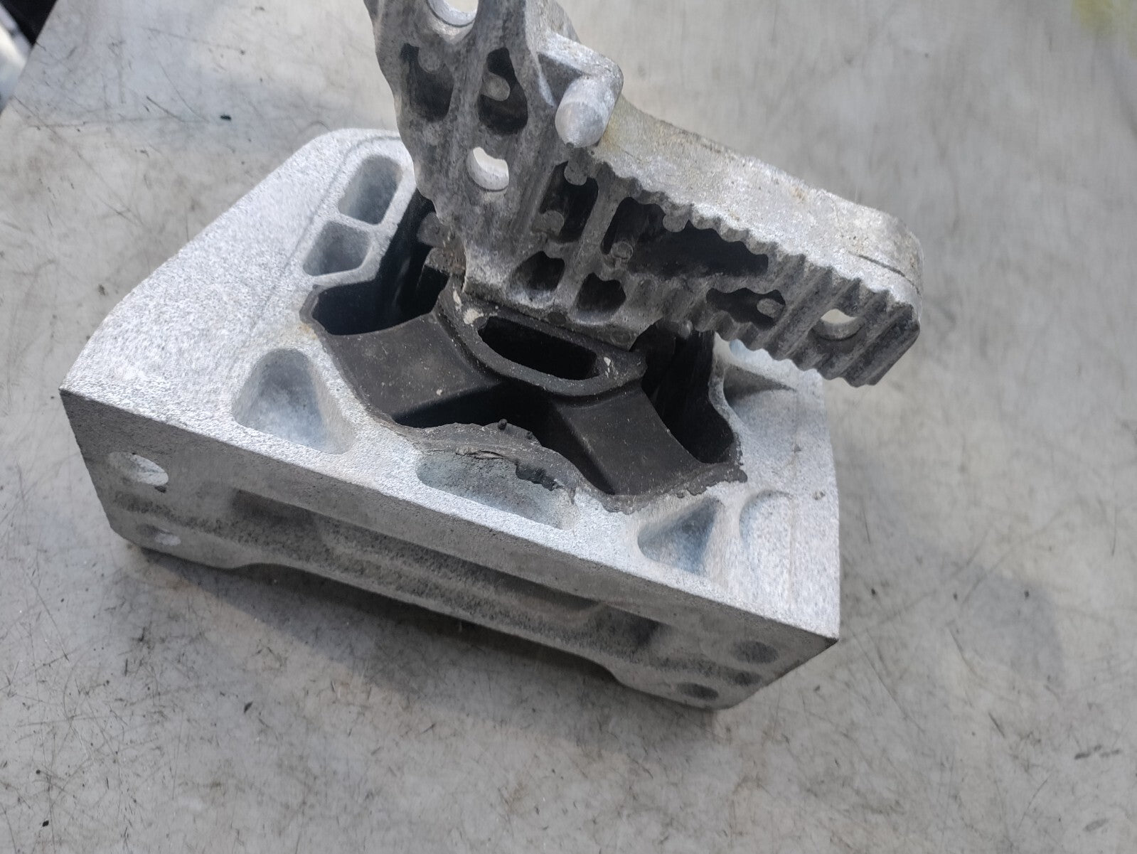 2023 VAUXHALL MOVANO C MK3 2.2 DIESEL ENGINE MOUNT 112103180R