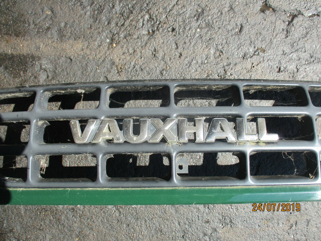 VAUXHALL FRONTERA MK2 FRONT BUMPER GRILL & EMBLEM BADGE GREEN