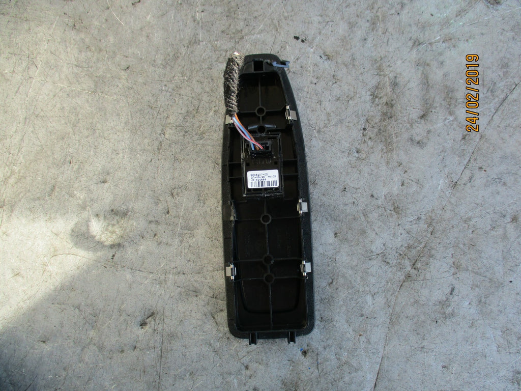 BMW 1 SERIES F20 F21 NSF PASSENGER SIDE FRONT WINDOW SWITCH 920810702