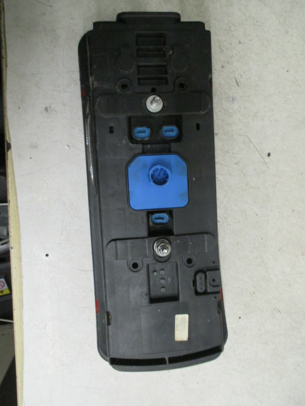 MERCEDES SPRINTER 2008 MK2 NSR REAR PASSENGER SIDE TAIL LIGHT A9068201664
