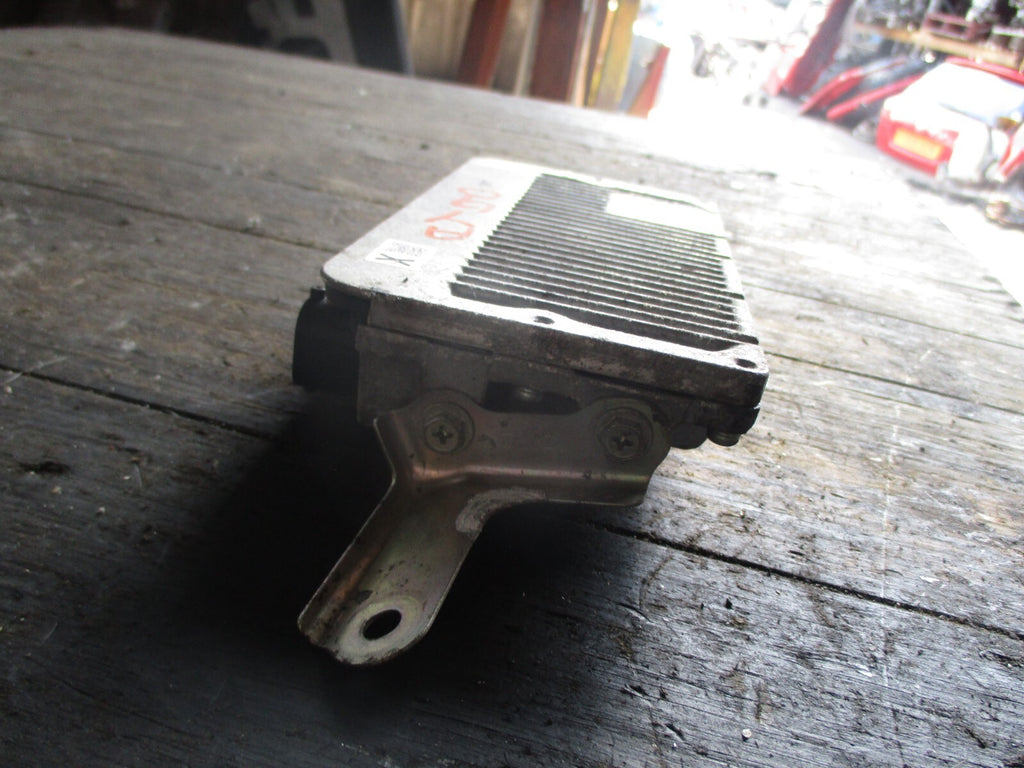 TOYOTA YARIS HYBRID ENGINE CONTROL UNIT 89661-0DT20