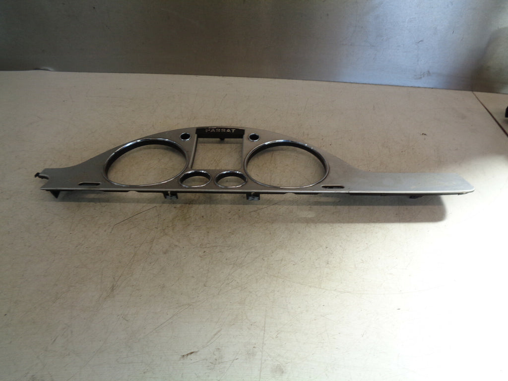 VW VOLKSWAGEN PASSAT B6 2007 DASHBOARD INSTRUMENT CLUSTER TRIM 3C2858335