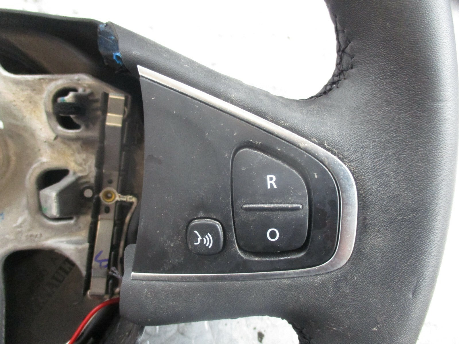 RENAULT CLIO X98 (MK4) LEATHER STEERING WHEEL 484005241R