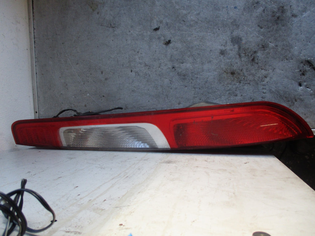 FORD FOCUS MK2 HATCHBACK OSR DRIVER SIDE REAR LIGHT TAIL LIGHT 4M5113404A