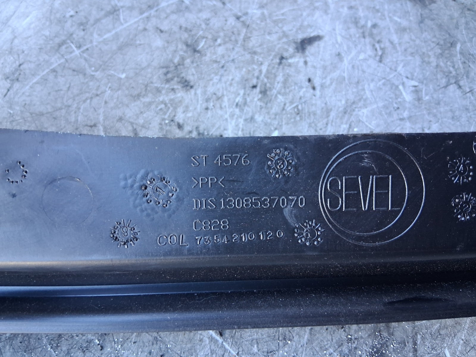 2021 PEUGEOT BOXER MK3 LOWER DASHBOARD TRIM 1308537070