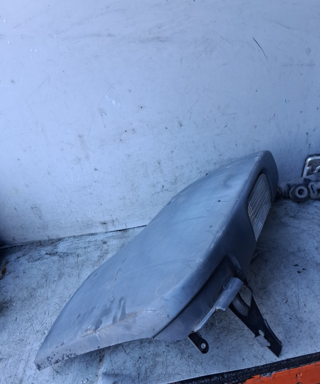 2005 VAUXHALL VIVARO NSR PASSENGER SIDE REAR BUMPER CORNER 7700313231