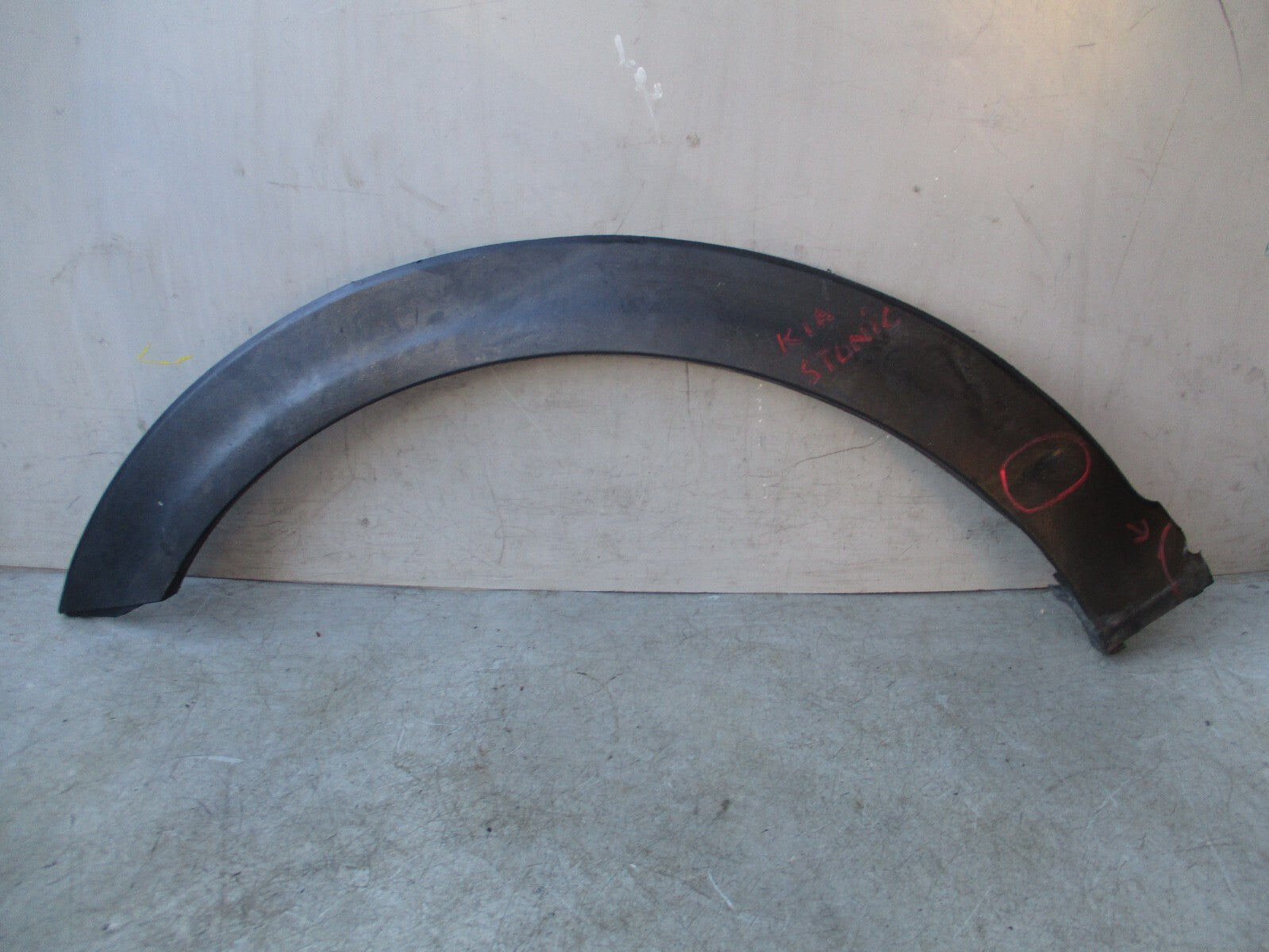2018 KIA STONIC NSF PASSENGER SIDE FRONT WHEEL ARCH TRIM 87713H8400