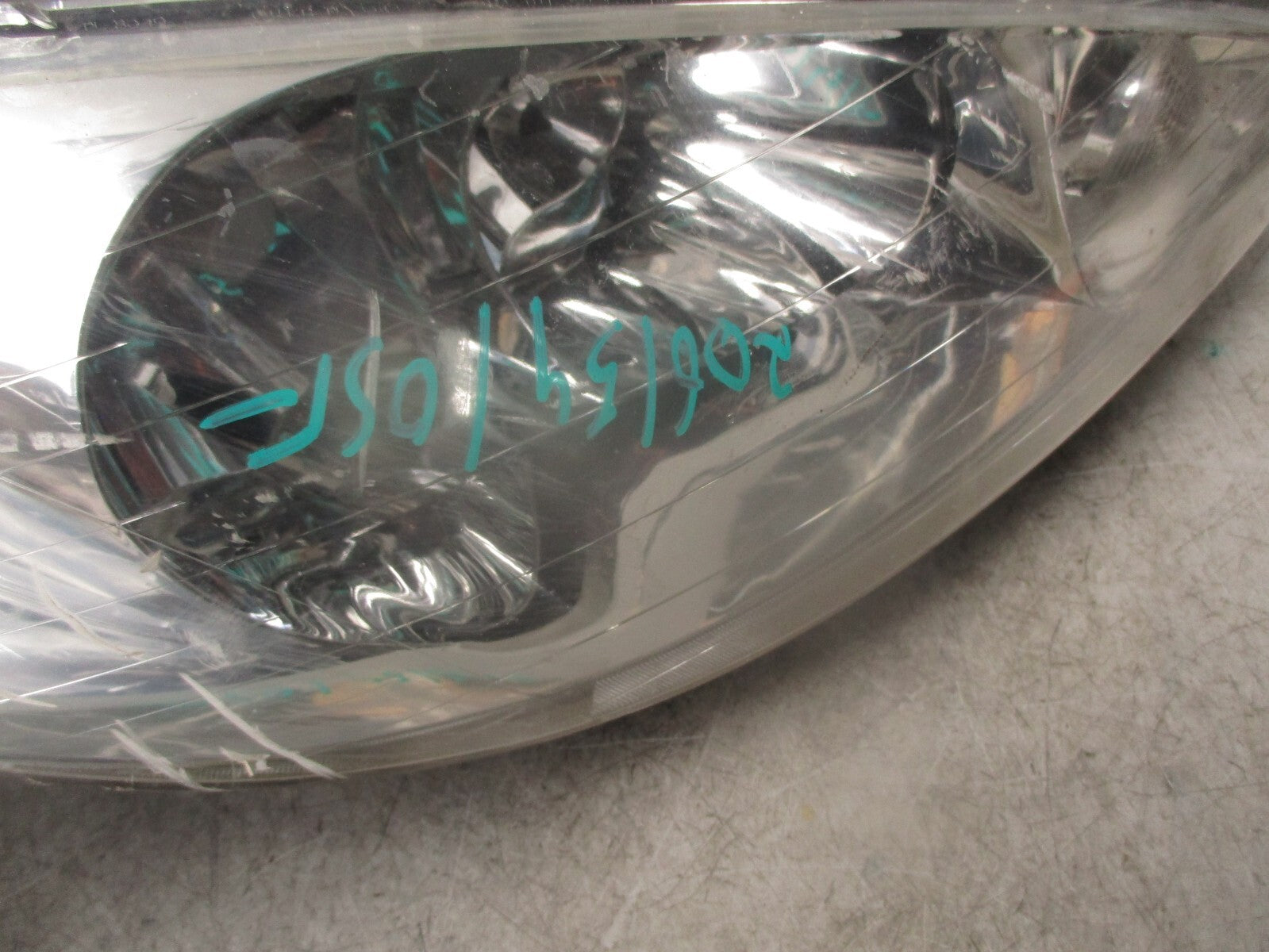 2005 PEUGEOT 206 OSF DRIVER SIDE FORNT RIGHT HEADLIGHT HEADLAMP 9630869680