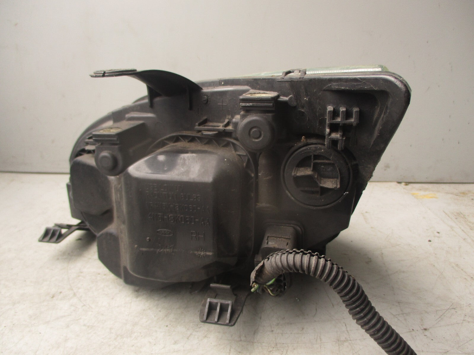 2007 FORD FOCUS MK2 OSF DRIVER SIDE FRONT HEADLIGHT HEADLAMP UNIT   4M5113W029BF