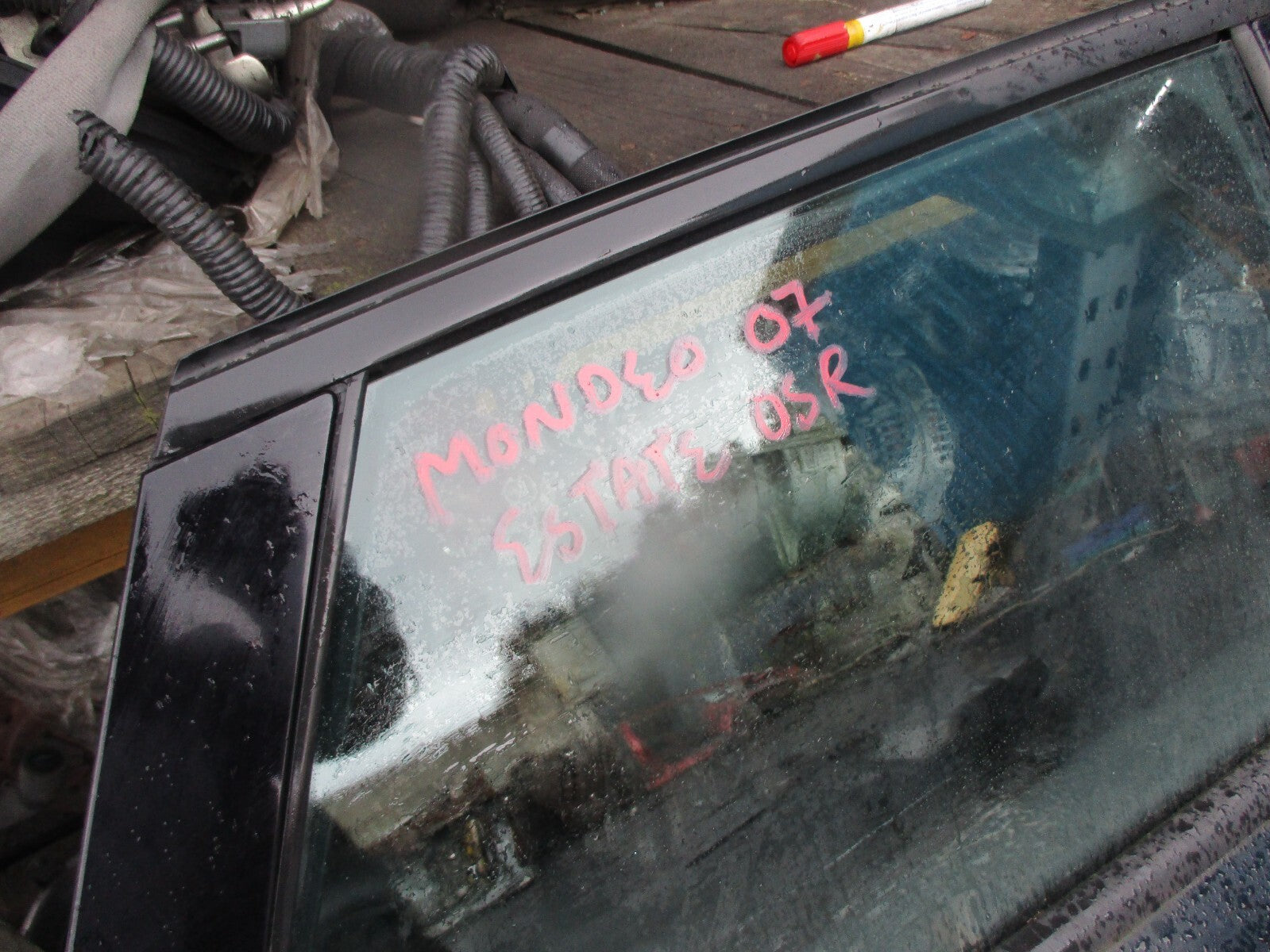 FORD MONDEO MK4 2007 ESTATE OSR DRIVER SIDE REAR COMPLETE DOOR BLACK