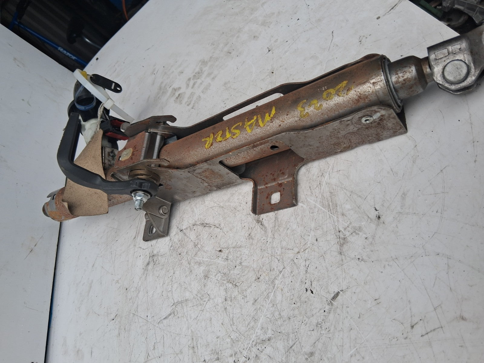 2023 RENAULT MASTER MK3 STEERING COLUMN WITH KEY 820040571F