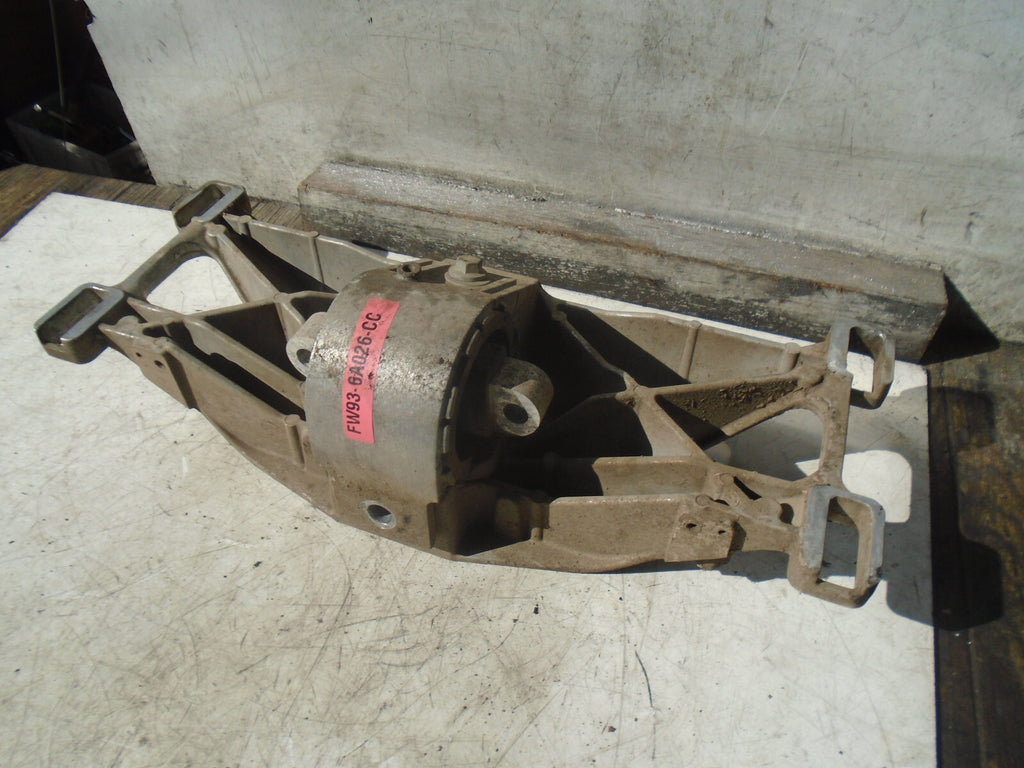 JAGUAR XF 2015 2.2 AUTOMATIC DIESEL GEARBOX MOUNT FW936A026CC