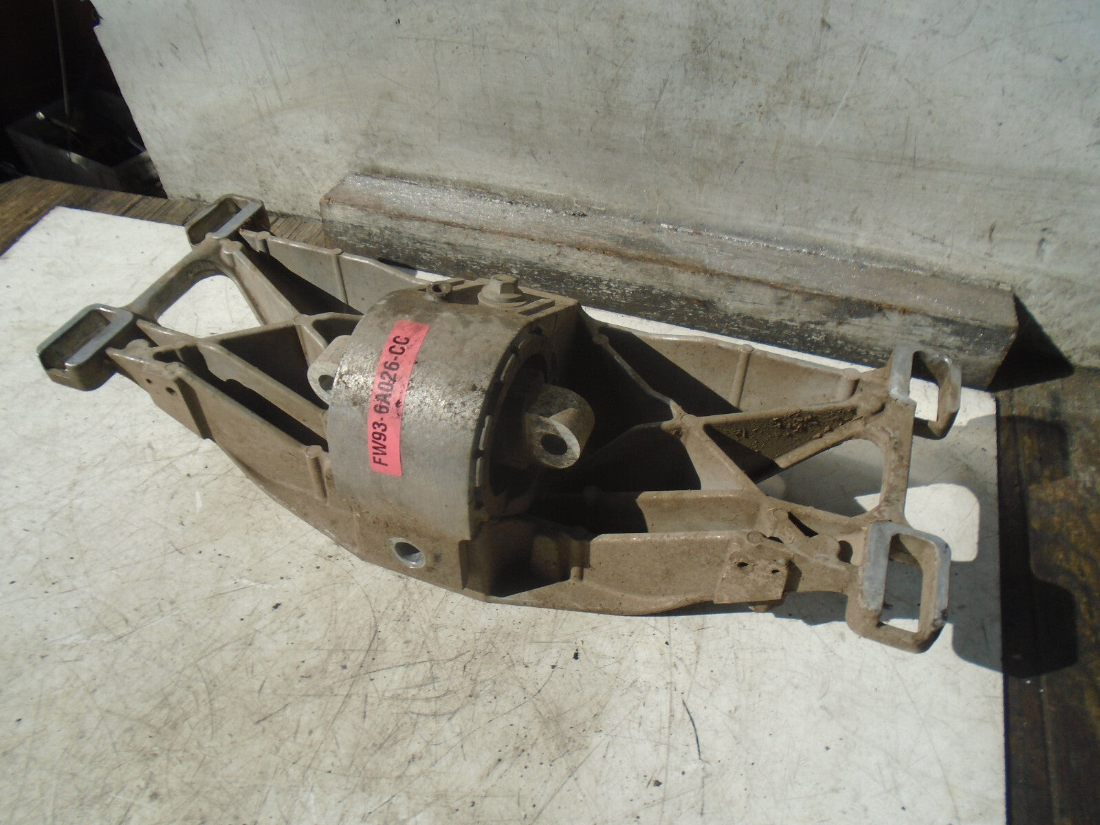 JAGUAR XF 2015 2.2 AUTOMATIC DIESEL GEARBOX MOUNT FW936A026CC