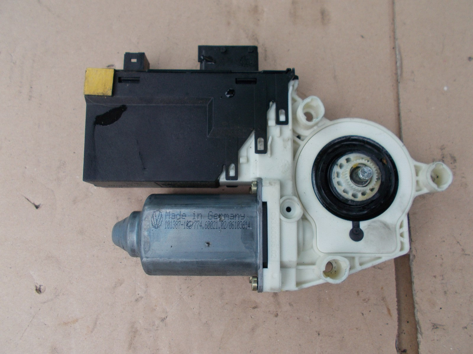 2004 CITROEN C8 ESTATE NSF PASSENGER SIDE FRONT ELECTRIC WINDOW MOTOR 1488729080
