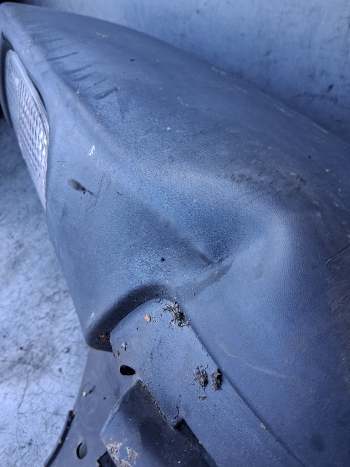 2005 VAUXHALL VIVARO OSR DRIVER SIDE REAR RIGHT BUMPER CORNER 91166147