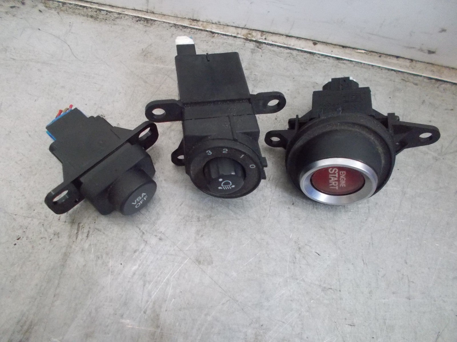 AIR CONDITIONING, START/STOP BUTTONS FOR A HONDA CIVIC.