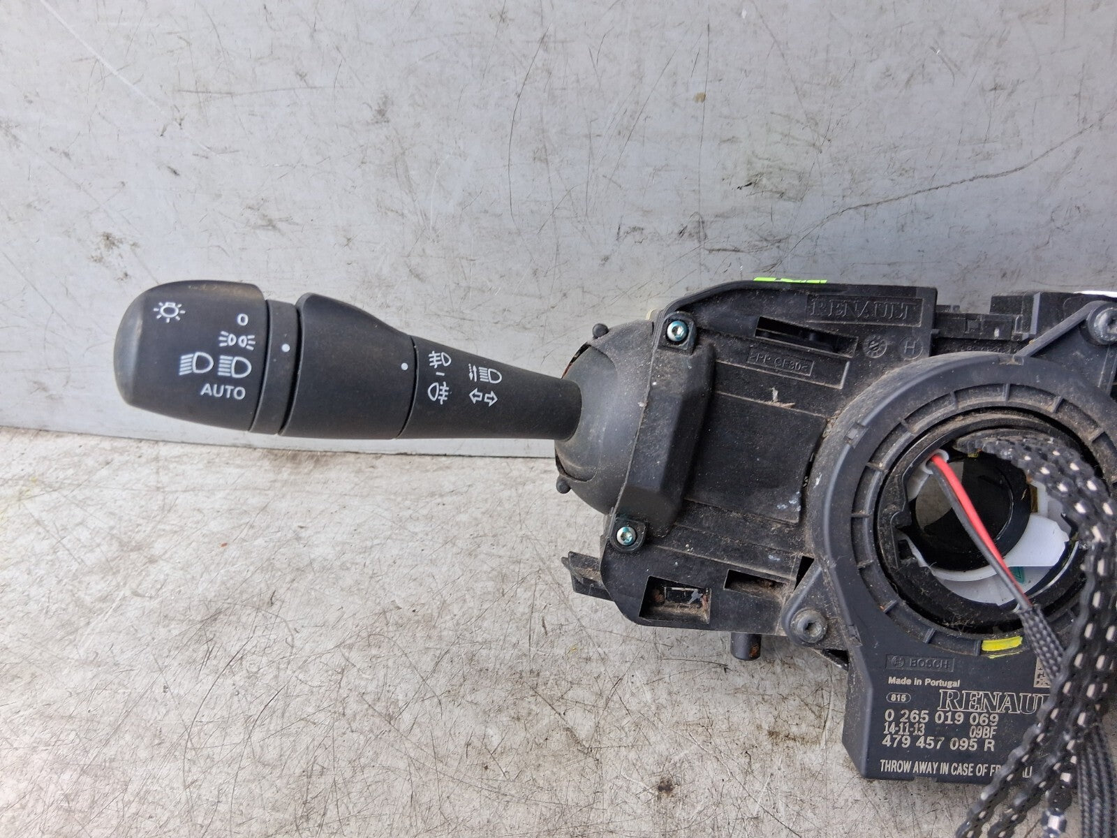RENAULT CAPTUR 2014 INDICATOR WIPER STALK SWITCH WITH SQUIB 479457095R