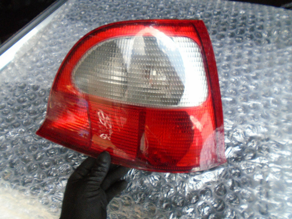 ROVER 25 2003 HATCHBACK OSR DRIVER SIDE REAR BRAKE TAIL LIGHT CLUSTER UNIT