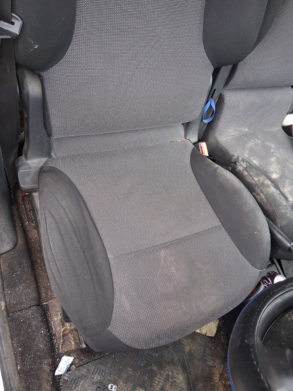 2017 PEUGEOT PARTNER MK2 OSF DRIVER SIDE FRONT RIGHT COMPLETE FABRIC SEAT