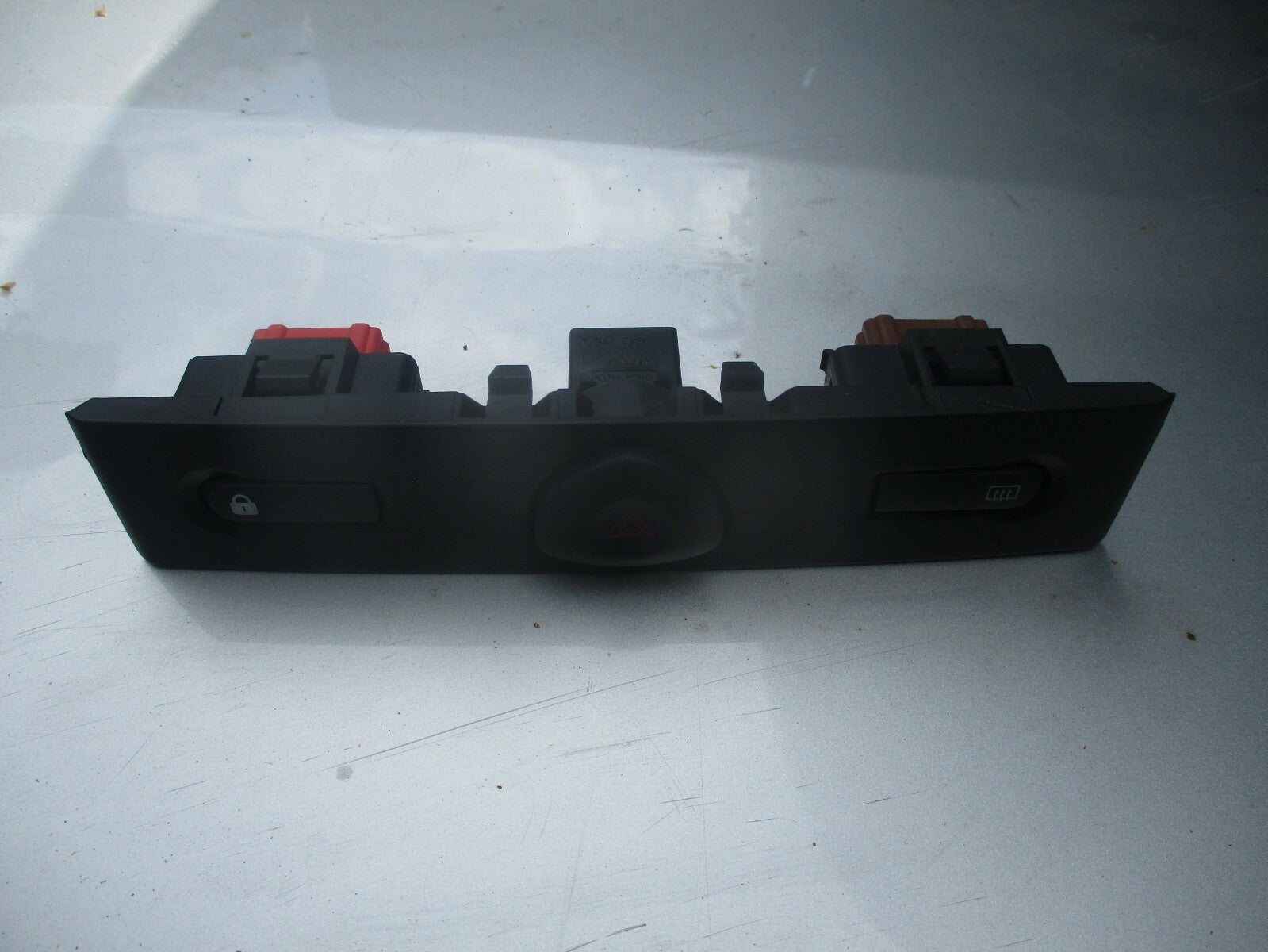 RENAULT CLIO MK2 DASHBOARD DASH HAZARD SWITCH PANEL R6195340