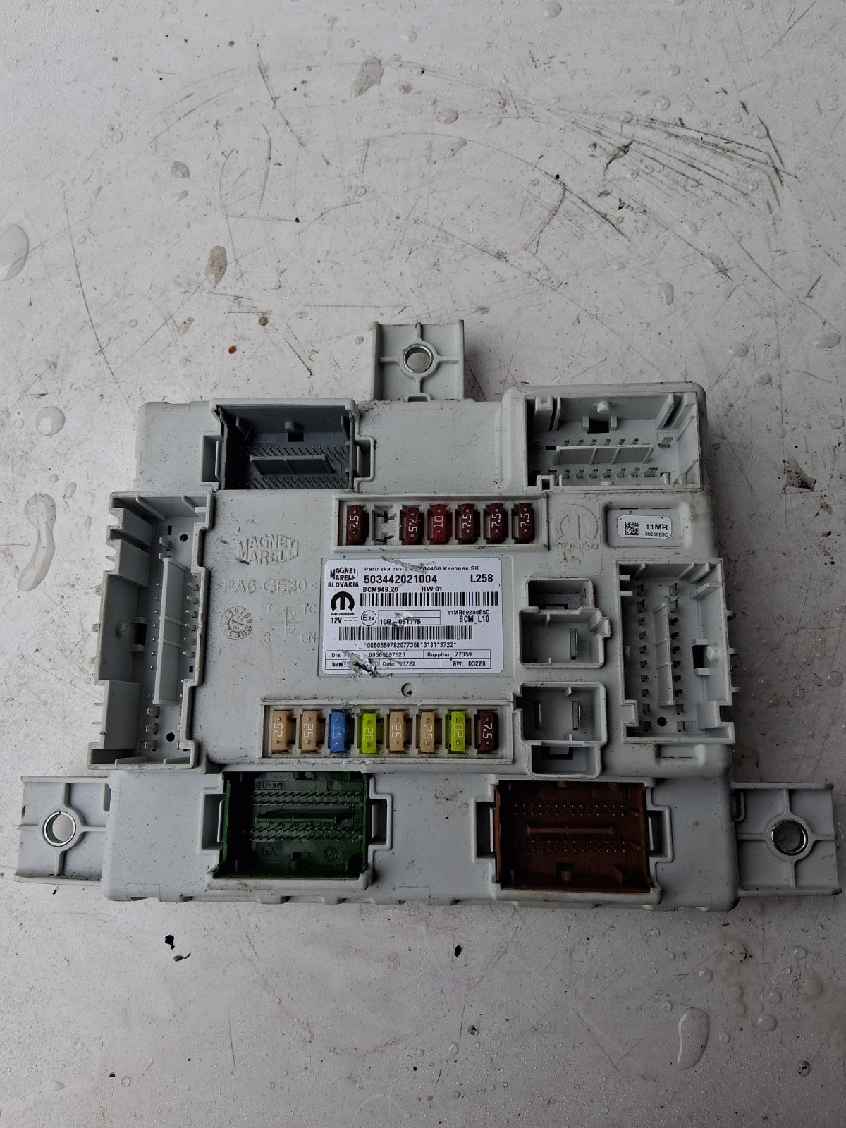 2022 ALFA STELVIO Q4 949 CENTRAL BODY CONTROL AND FUSE MODULE 10R051775