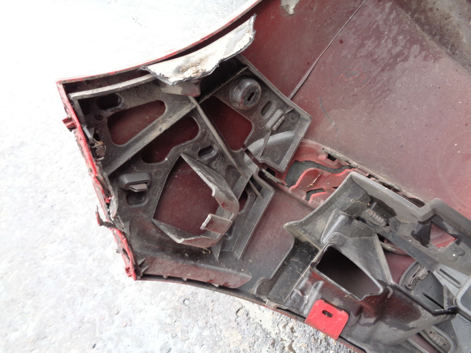 PEUGEOT 207 2006 FRONT COMPLETE BUMPER DAMAGED BRACKET RED